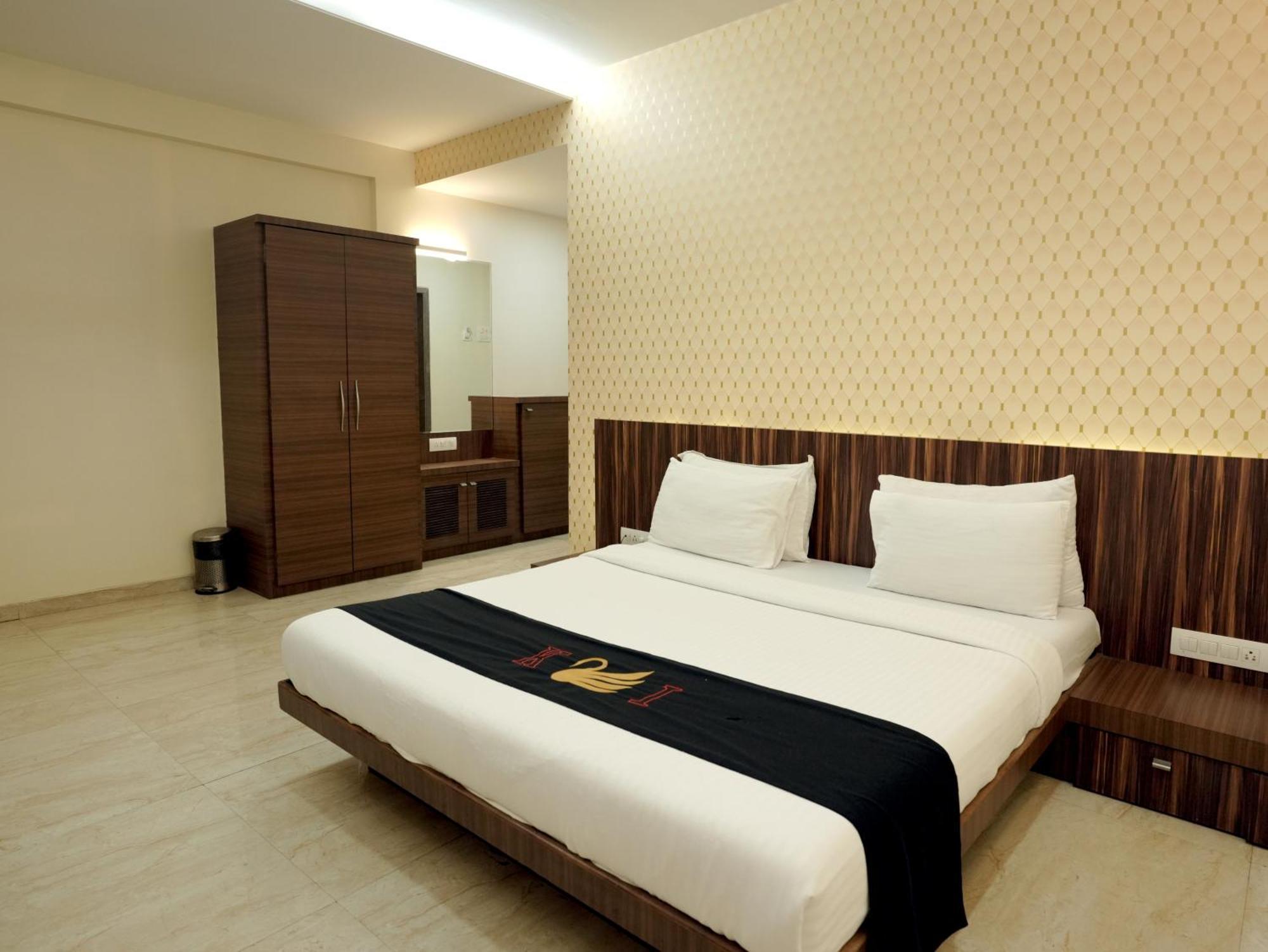 ת'יין Hotel Kushala Executive Inn מראה חיצוני תמונה