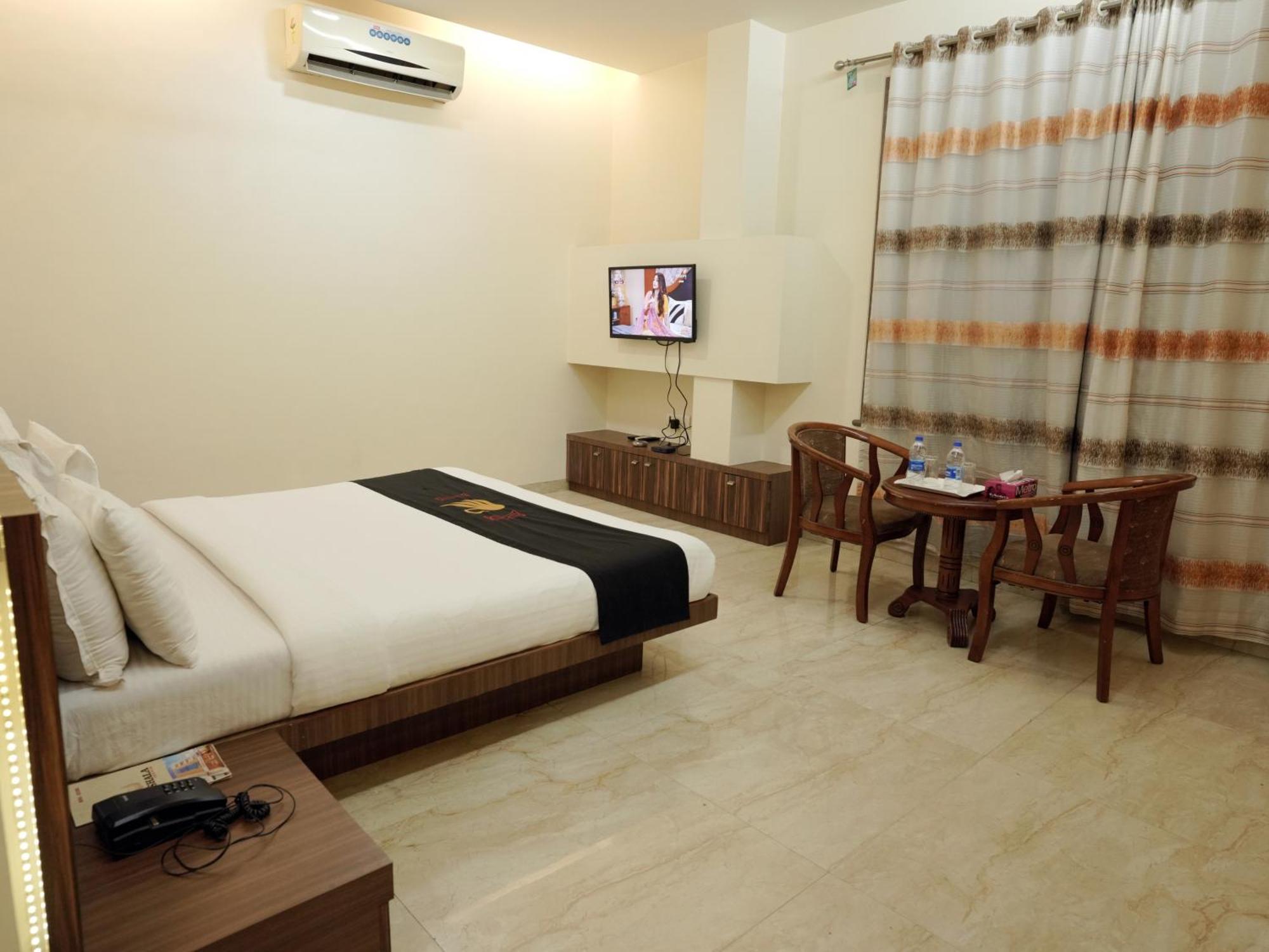 ת'יין Hotel Kushala Executive Inn מראה חיצוני תמונה